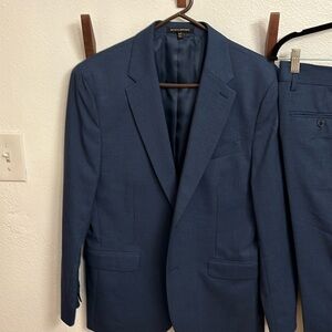 Banana Republic Men’s Suit Set
